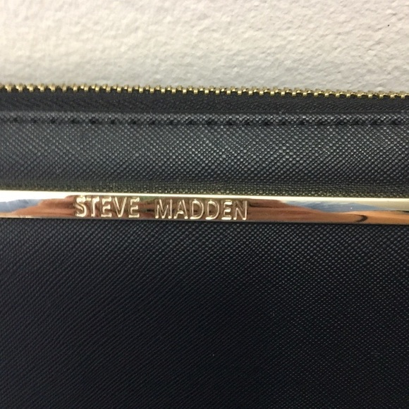 Steve Madden women’s black and gold wallet​ - Picture 2 of 11